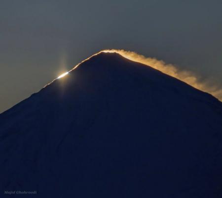 لحظه طلوع خورشیدِ بر قله دماوند+عکس