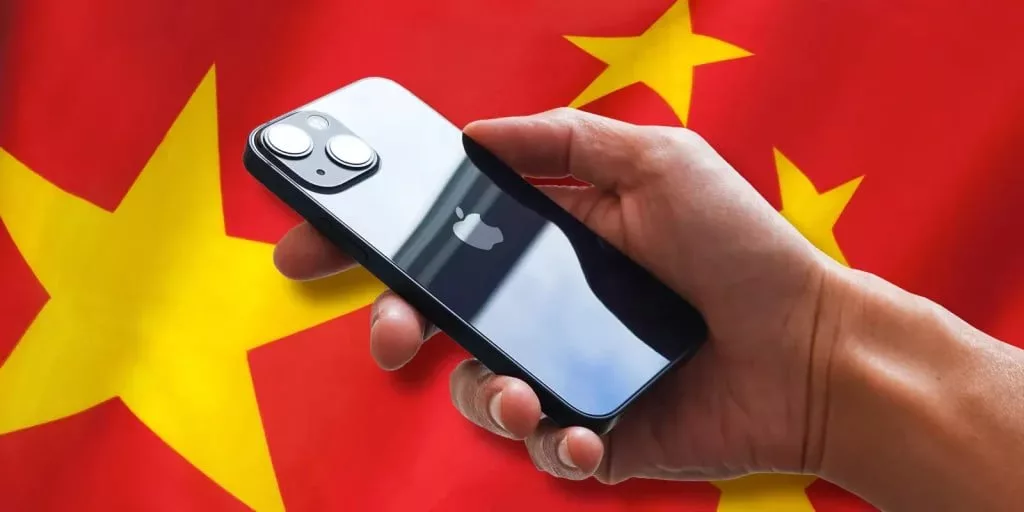 اپل سرانجام مجبور به پذیرش قانون برنامه‌های چین شد.webp