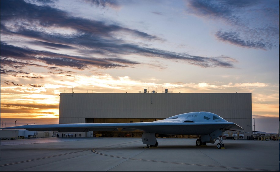 1700239603 501 ویدیو اولین پرواز رسمی بمب افکن پنهانکار B 21 Raider