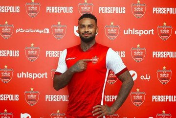 تلاش پرسپولیس برای برگشت مهاجم فراری » اصفهانیا