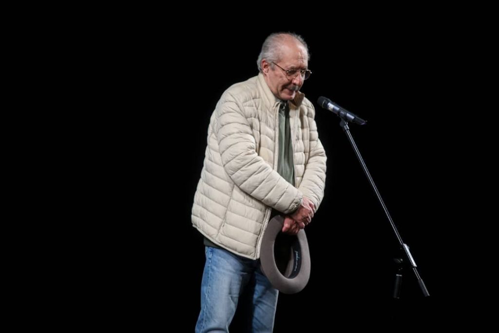 هیچ فیلمی نمی‌تواند همه درون یک هنرمند را گفتن کند » اصفهانیا