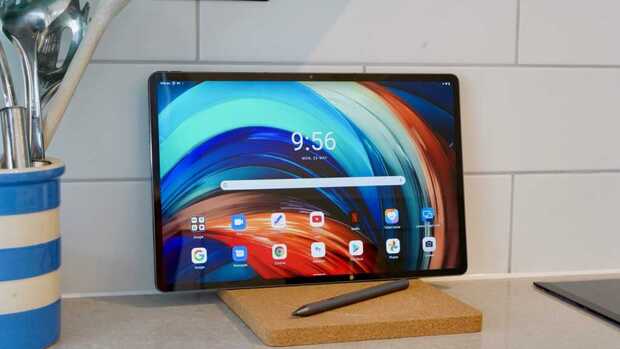 تصویر تبلت گیمینگ لنوو مدل tab p12