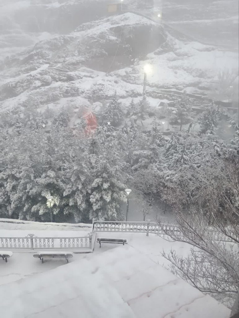 برفی که از دست زمین  سُر می‌خورد » اصفهانیا