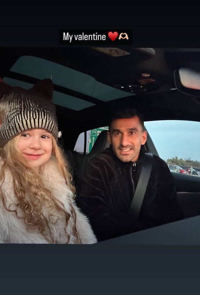 عاشقانه کاپیتان تیم ملی در روز ولنتاین+ عکس