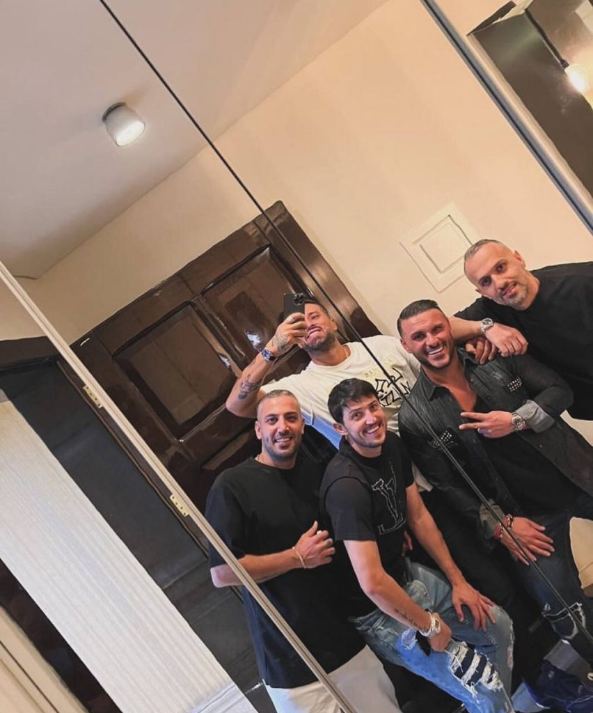 عکس‌| دورهمی سردار آزمون با خواننده معروف » اصفهانیا