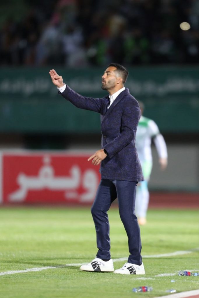 عکس‌| ژست‌های متفاوت خوشتیپ‌ترین مربی لیگ برتری » اصفهانیا