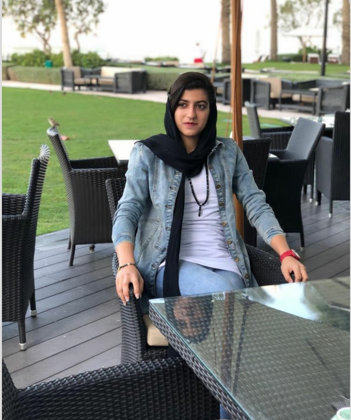Hajar Safarzadeh (19)