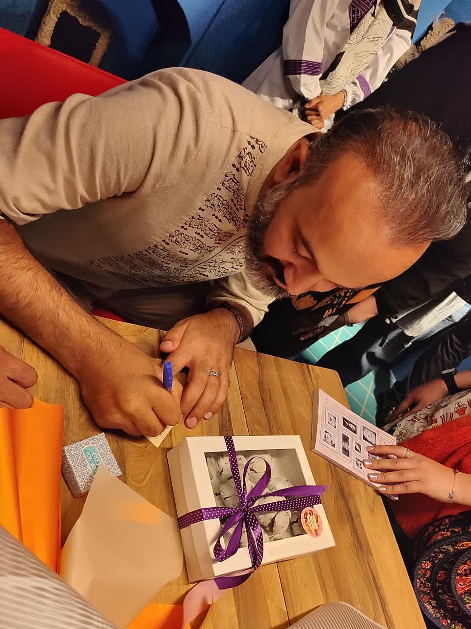 داستان زندگی 8 زن 20 photo_2024-06-02_19-45-30