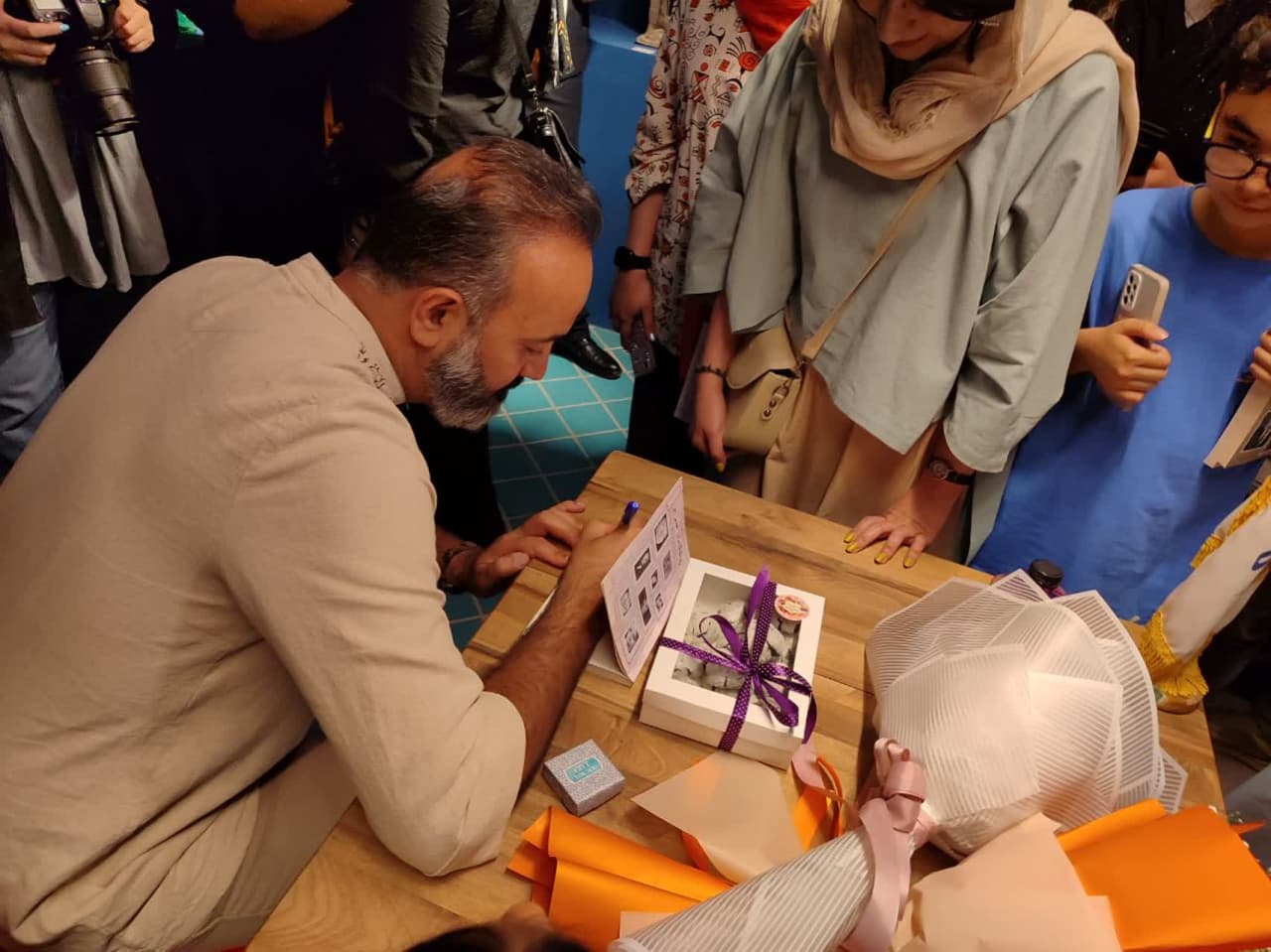 داستان زندگی 8 زن 21 photo_2024-06-02_19-45-24