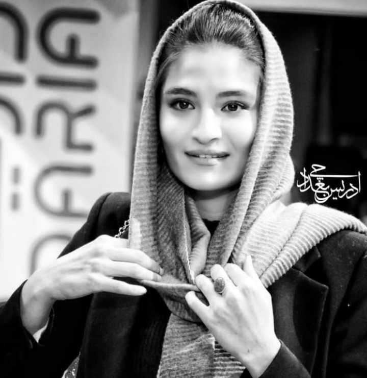 سحر گل دوست