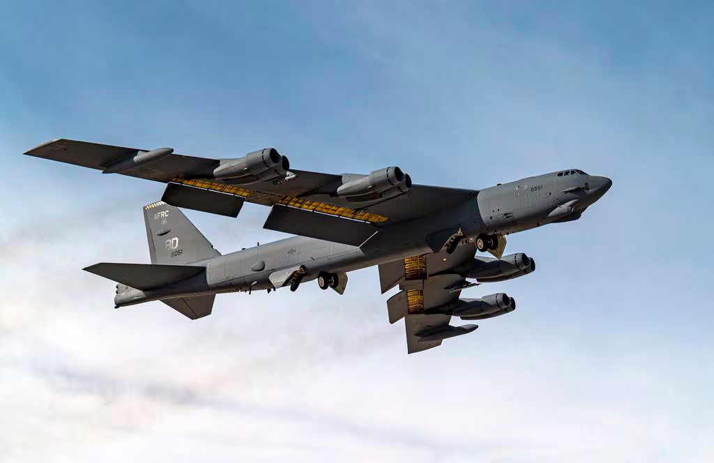 مقایسه بمبافکنهای و: تفاوتهای نسلها در قدرت هوایی 5 مقایسه بمب افکن های B25-H Stratofortress و B-21 Raider
