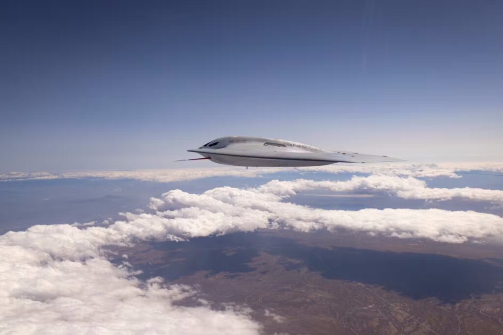 مقایسه بمبافکنهای و: تفاوتهای نسلها در قدرت هوایی 2 مقایسه بمب افکن های B25-H Stratofortress و B-21 Raider