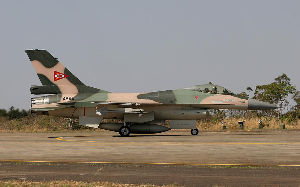 چرا ایالات متحده به ونزوئلا جنگنده اف-۱۶ فروخت؟