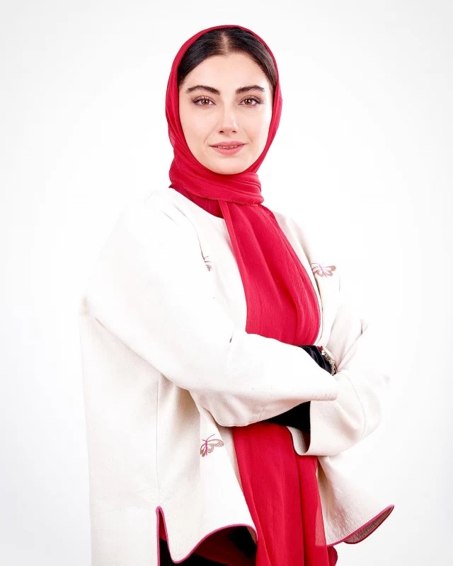 محیا دهقانی