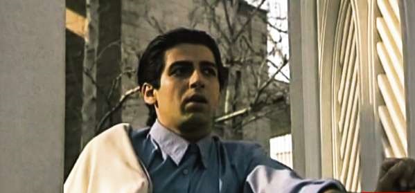 حمید گودرزی در فیلم مسافری از هند (2)