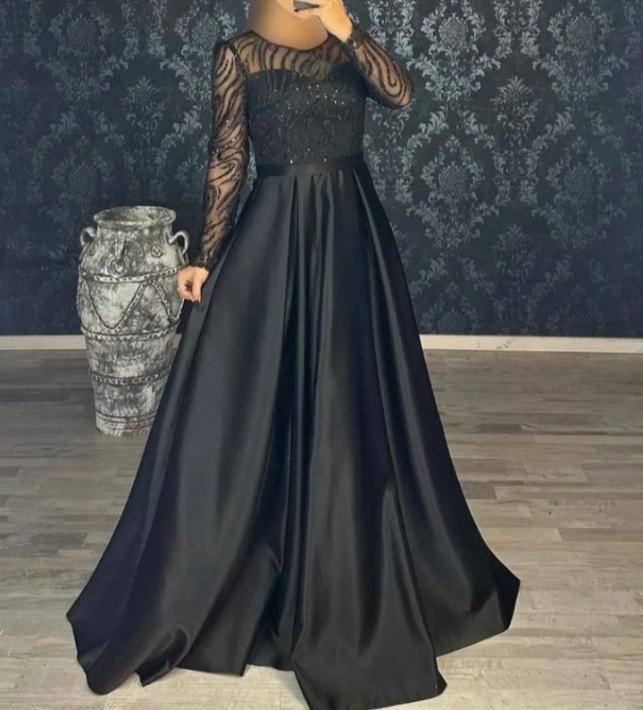 Dressed in a dress (35)