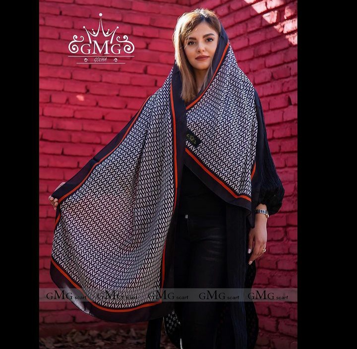 Shawl model (7)