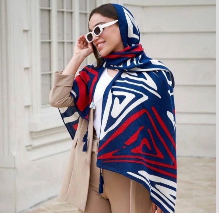 Shawl model (24)