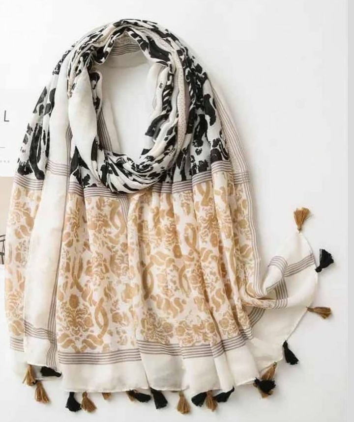 Shawl model (28)