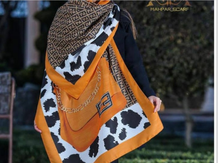 Shawl model (27)