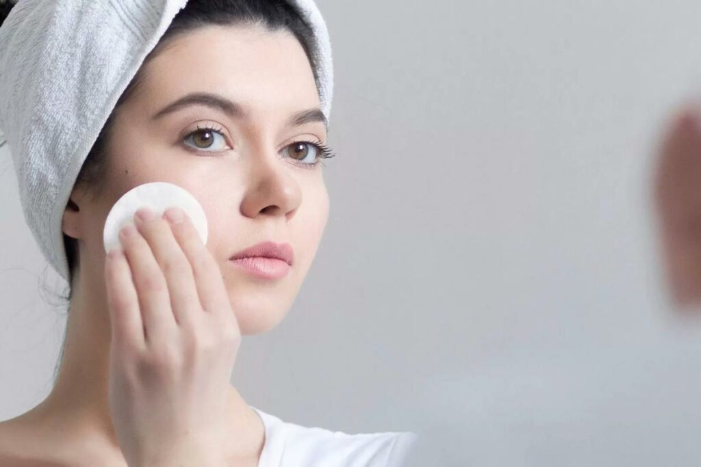 آیا میسلار واتر نیاز به شستشو دارد؟_اصفهانیا