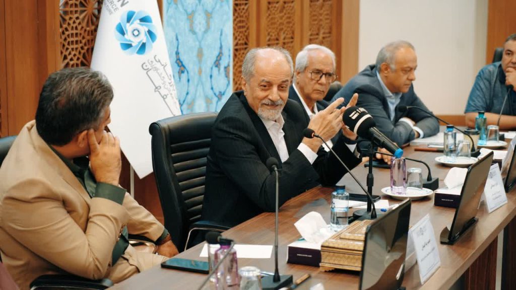 باری که از دوش زاینده‌رود برداشته می‌شود