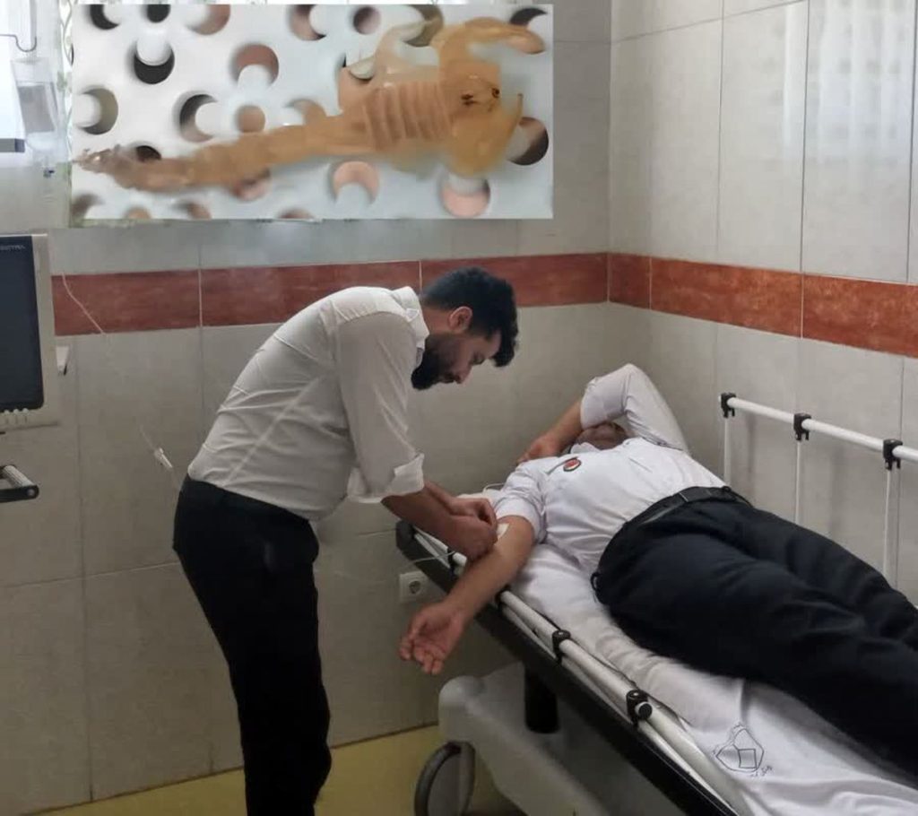 عقرب، کارشناس اورژانس را گزید