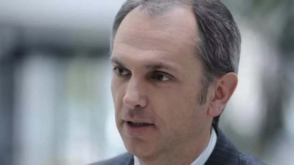 لوکا ماستری بعد از یک دهه قسمت مدیریت مالی اپل را ترک می‌کند_اصفهانیا