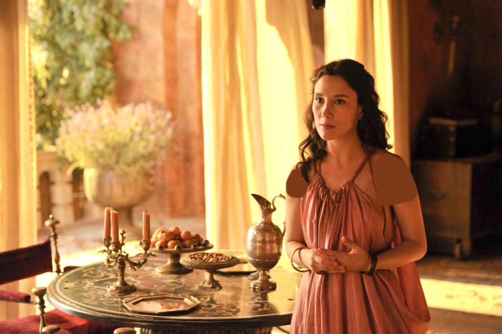 چرا شی به تیریون خیانت کرد؟