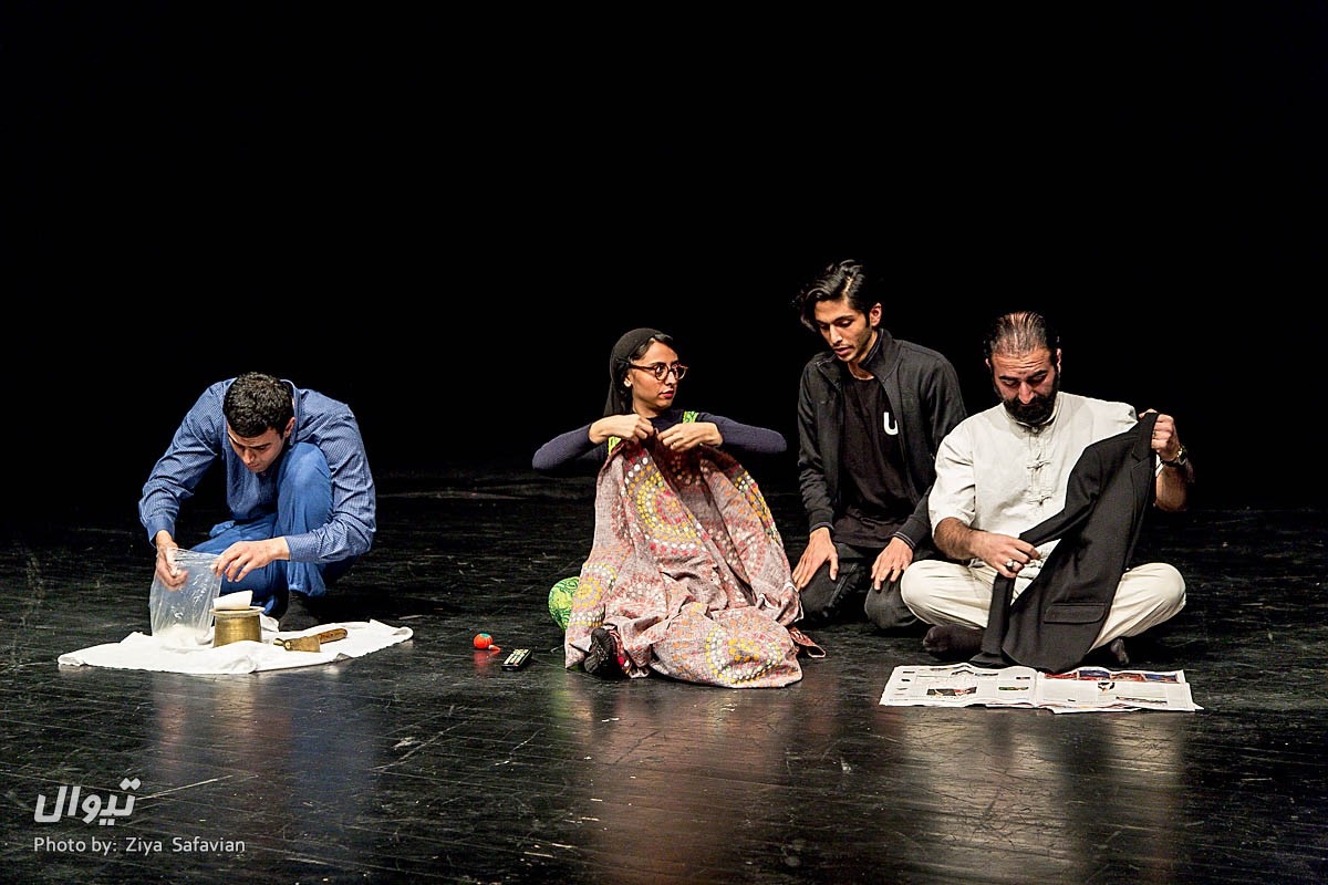 کیسان دیباج در نمایش تنها راه ممکن