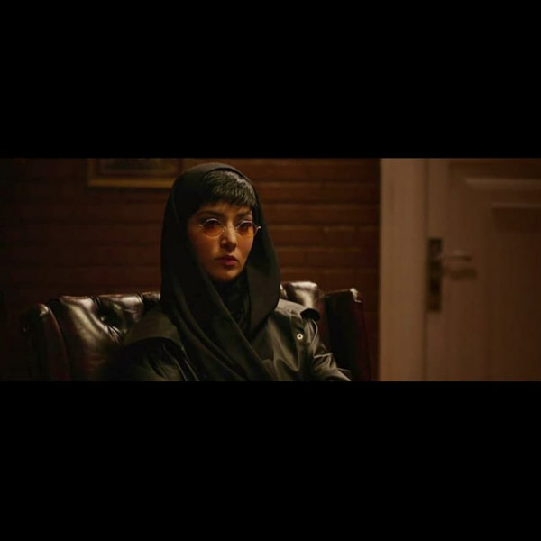 زهرا سزاوار در نقش سروین در میدان سرخ