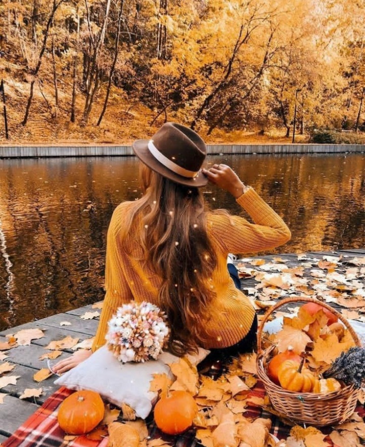 مجموعه ۴۳ عکس پروفایل پاییزی جدید برای شبکههای اجتماعی و پسزمینه منتشر شد 28 عکس پروفایل پاییزی جدید (27)