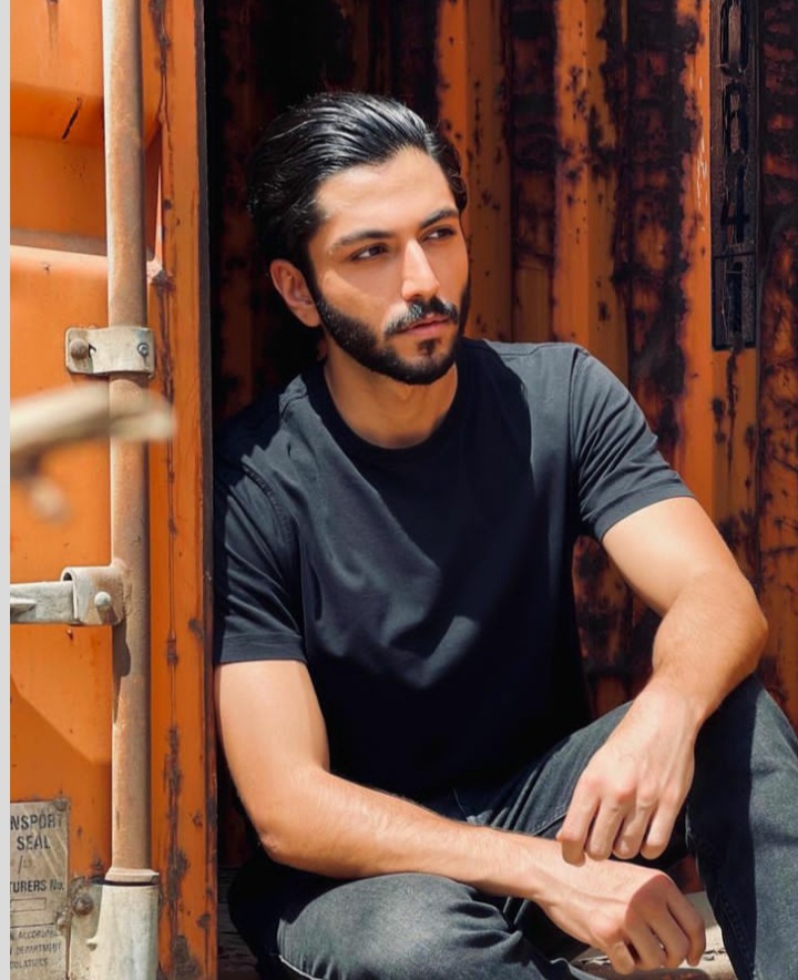 بیوگرافی کیسان دیباج و خانواده اش