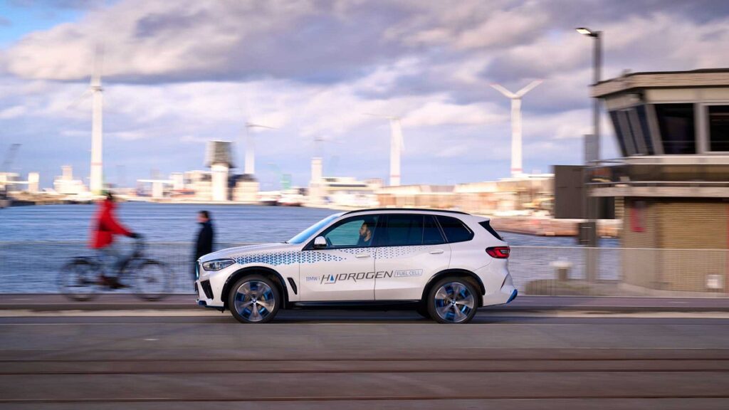 بی‌ام‌و با همکاری تویوتا، ماشین هیدروژنی می‌سازد_اصفهانیا