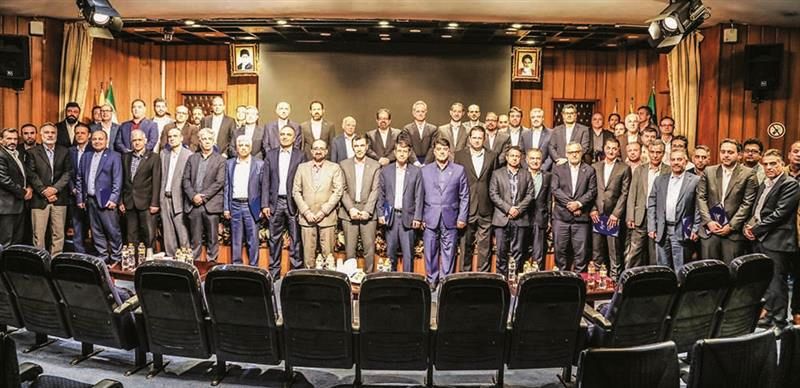 تقدیر از مدیرعامل فولاد مبارکه برای ایفای نقش برجسته در گسترش خطوط انتقال نفت و گاز سرزمین