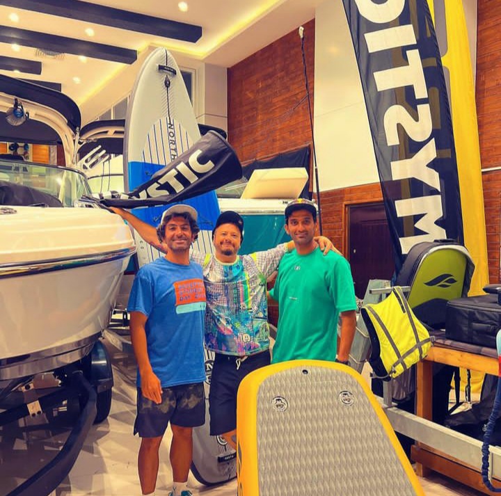 بیوگرافی علی صادقی و همسرش و فرزندش 35 Ali Sadeghi (1)