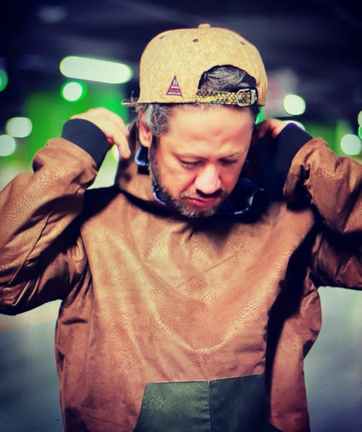 بیوگرافی علی صادقی و همسرش و فرزندش 46 Ali Sadeghi (4)