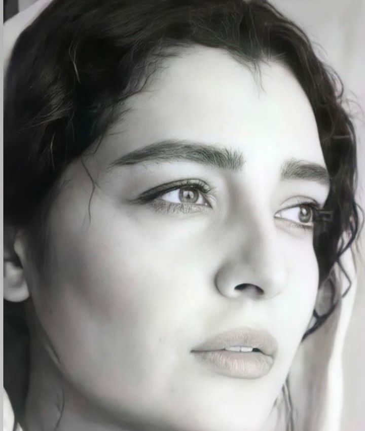 بیوگرافی ساره بیات و علیرضا افکاری 76 Sara Bayat (7)