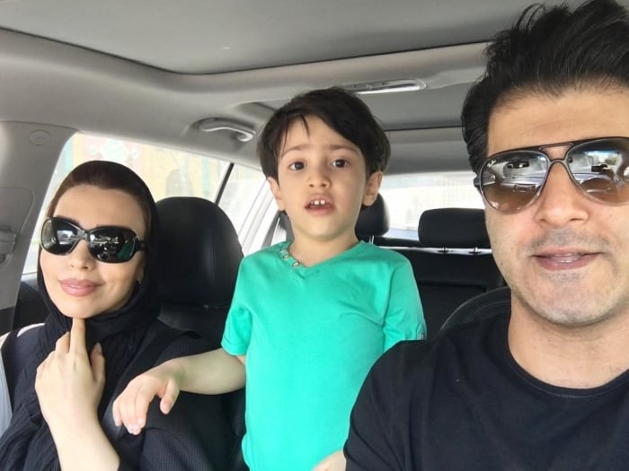 عکس هومن حاج عبداللهی و همسرش و فرزندش