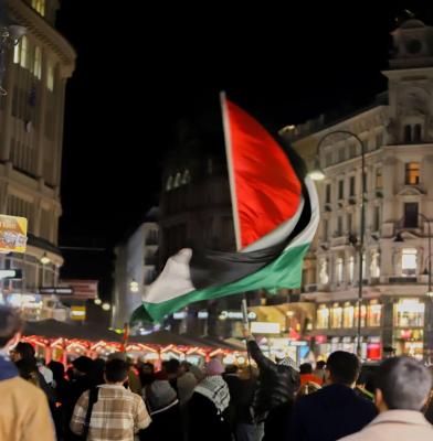 اتریشی ها برای کودکان غزه شمع روشن کردند + عکس_اصفهانیا