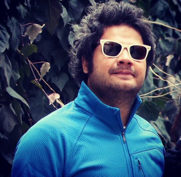 بیوگرافی علی صادقی و همسرش و فرزندش