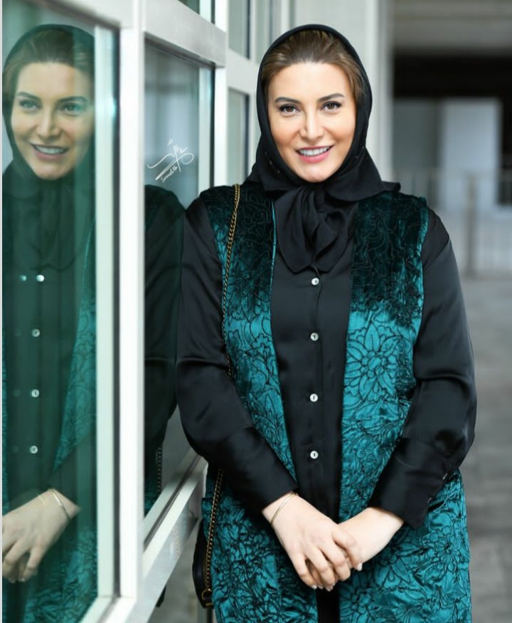 بیوگرافی و عکسهای فریبا نادری