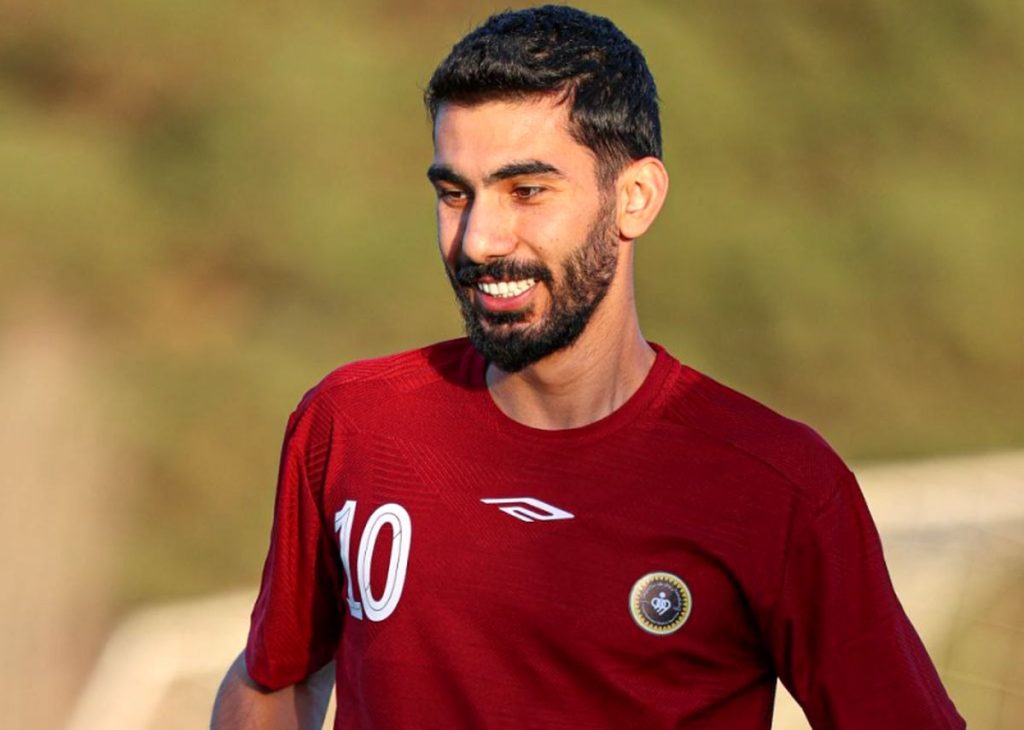 رضا شکاری ناسازگار با مورایس