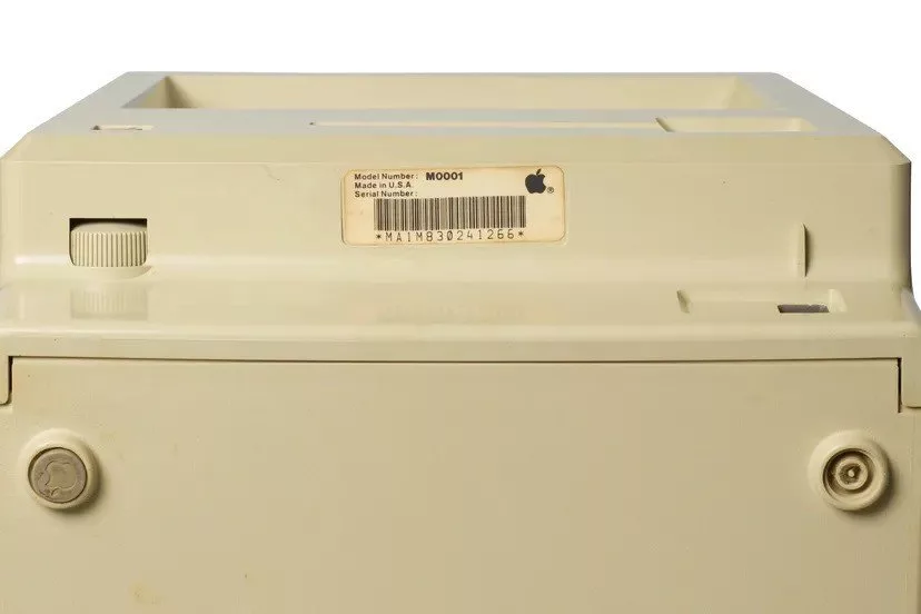 کامپیوتر ۱۵۰ هزار دلاری کمیاب اپل در حراجی به فروش گذاشته شد