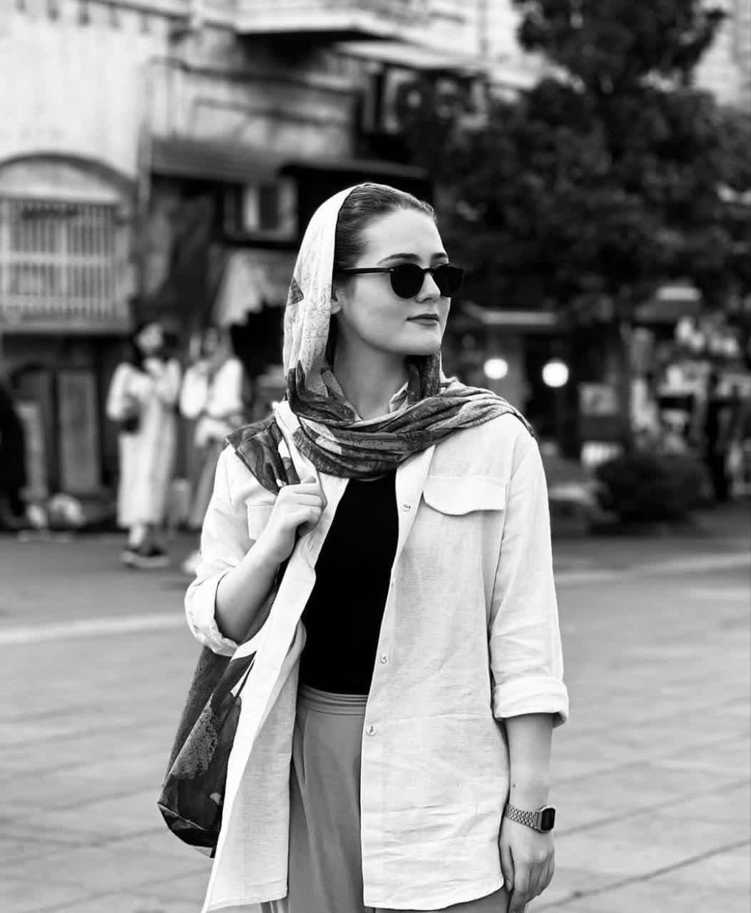 نگار بابایی کیست 54 Ngar Babaeei (5)