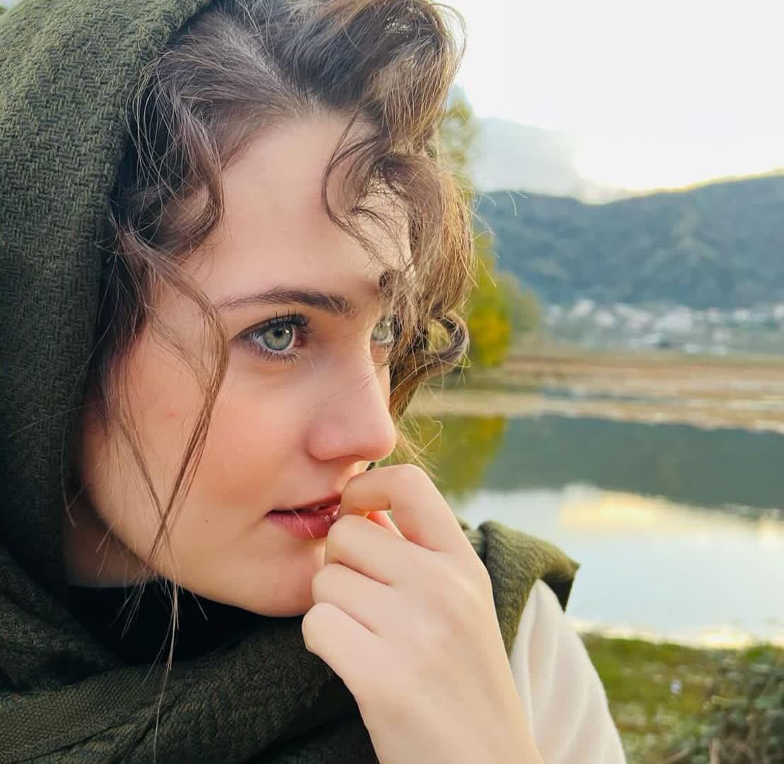 نگار بابایی کیست 57 Ngar Babaeei (9)