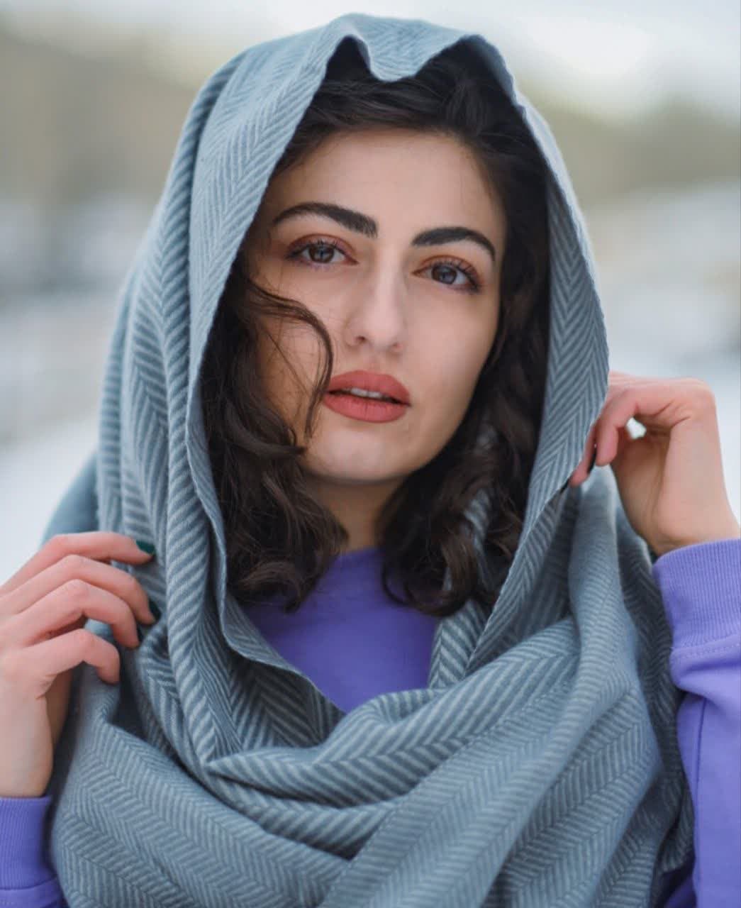 بیوگرافی پریسا دوستی بازیگر نقش انیس در سریال سوجان 52 Parisa Dosti (4)