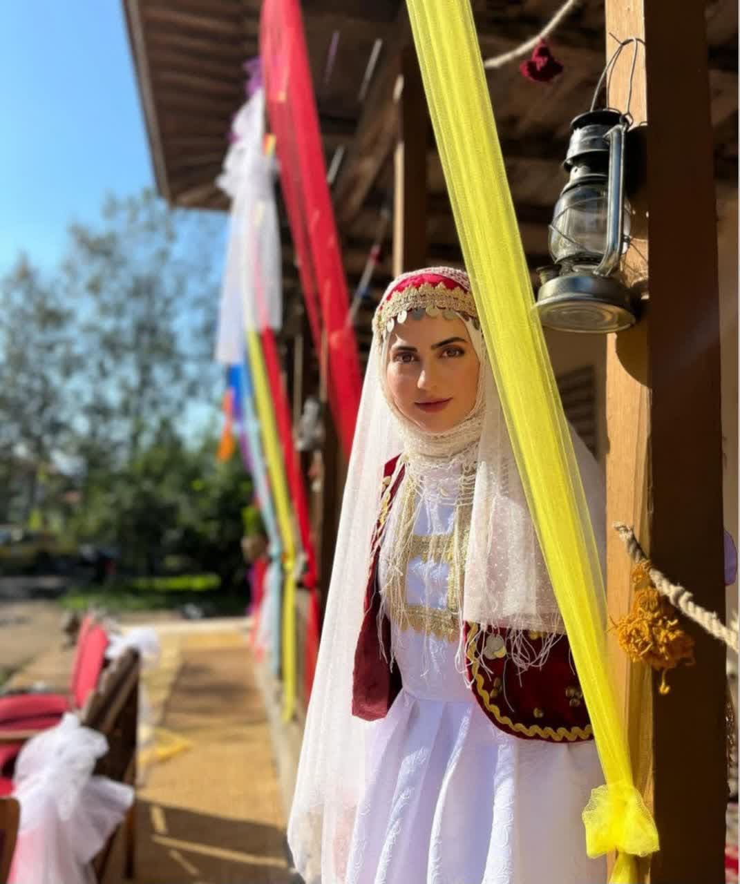 Nazanin Rizvani (11)