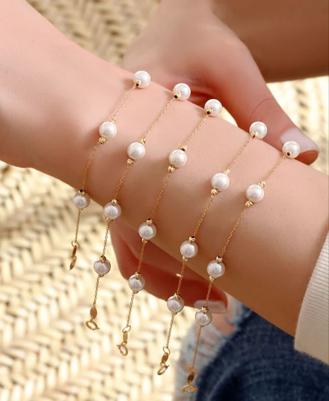 Gold bracelet model (2)