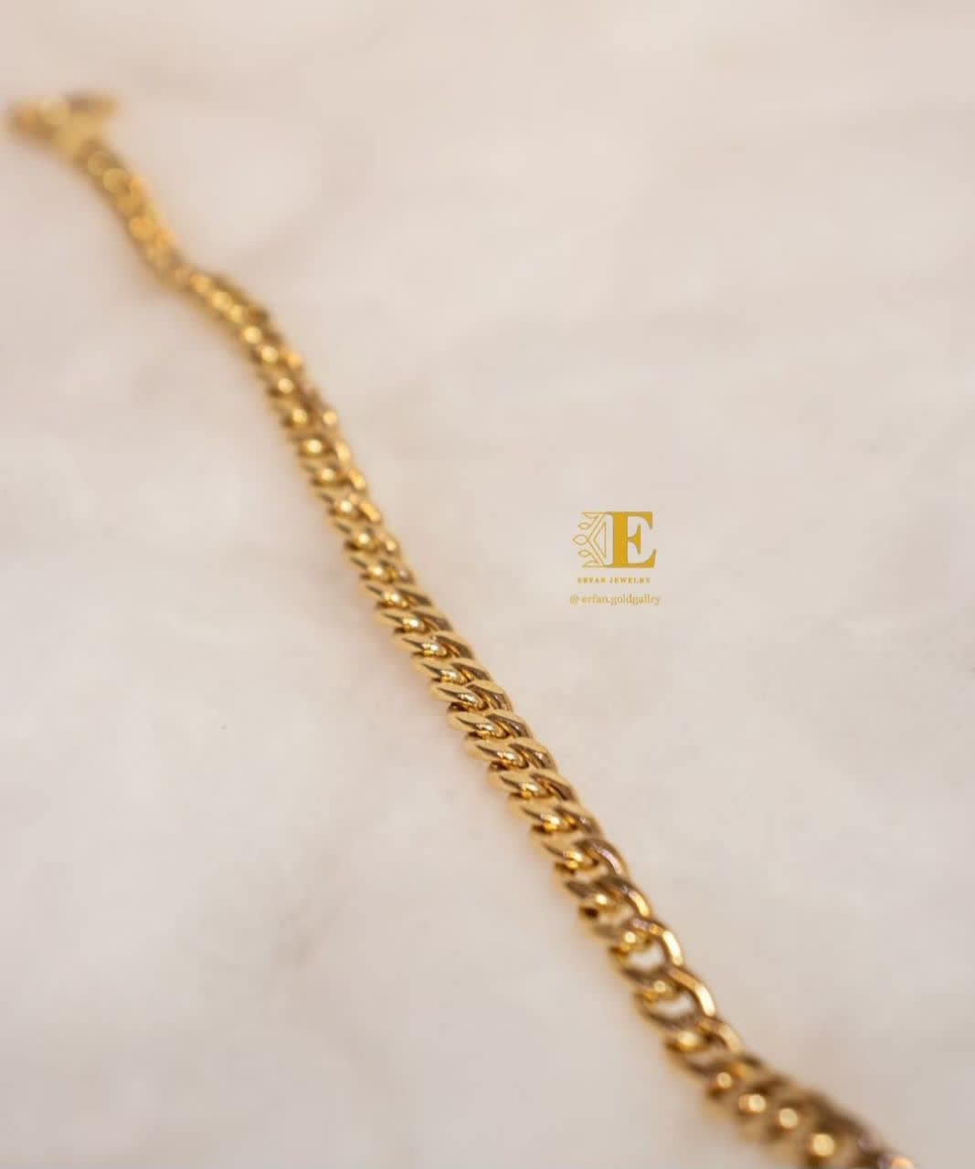 Gold bracelet model (4)